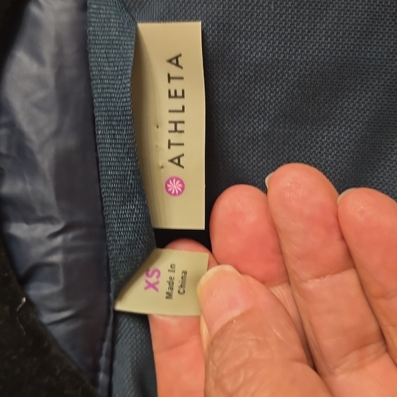 Athleta Women's Dark Green Quilted Puffer Jacket - Picture 2 of 16